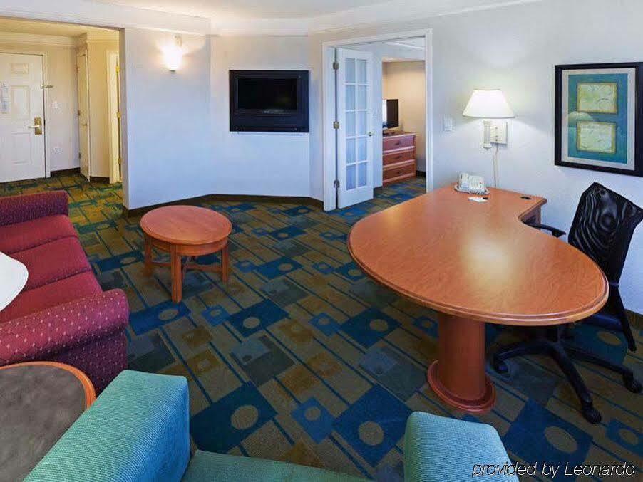 La Quinta By Wyndham Oklahoma City - Nw Expwy Exterior photo